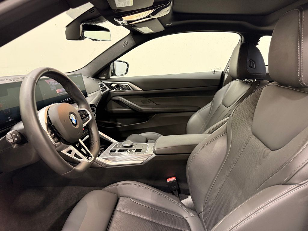 Thumbnail: 2025 BMW 4 Series - 10