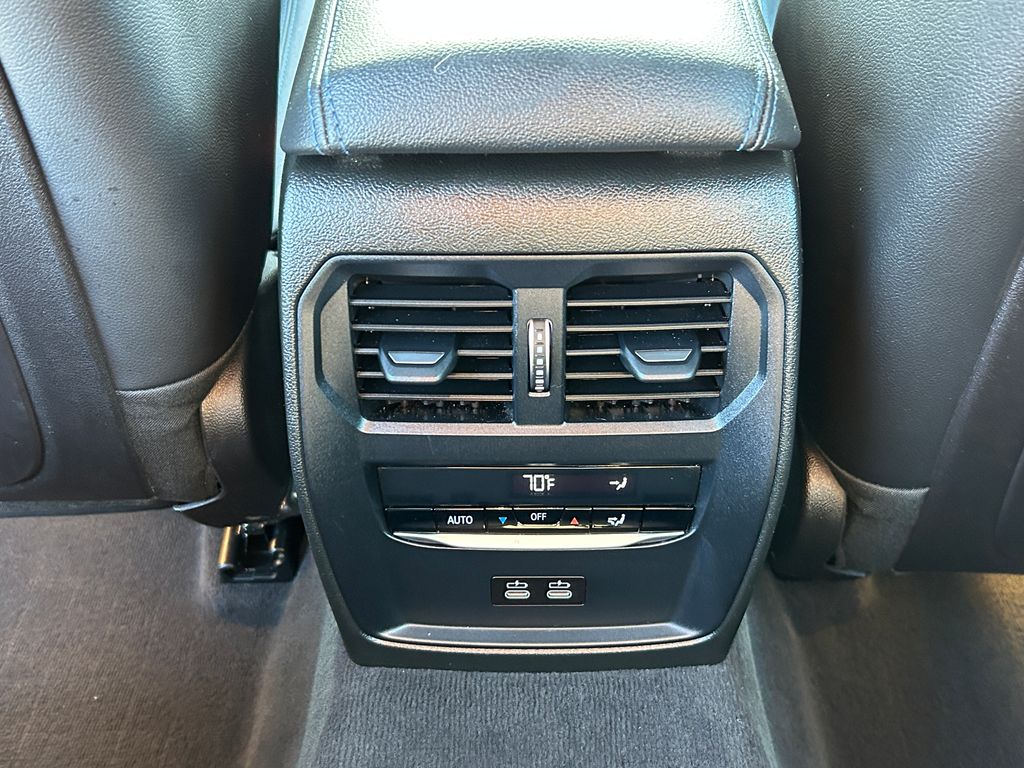 Thumbnail: 2021 BMW 3 Series - 32