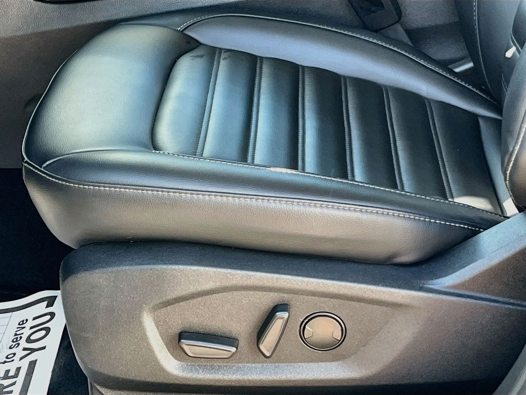 Used 2024 Gray Ford SEL image 18