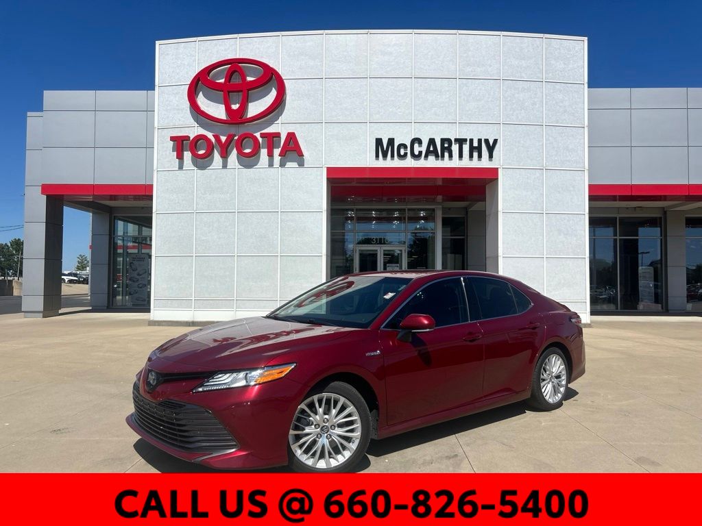  2018 Toyota Camry Hybrid XLE FWD   