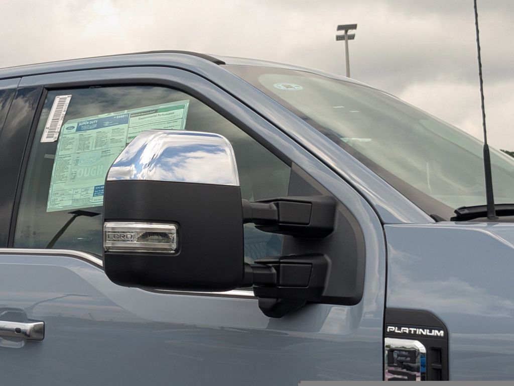 2025 Ford F-250 Super Duty Platinum