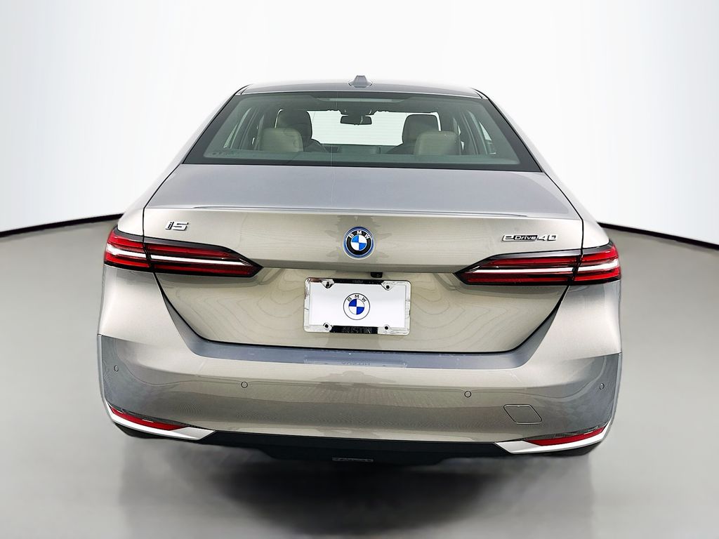 2025 BMW i5 eDrive40 6