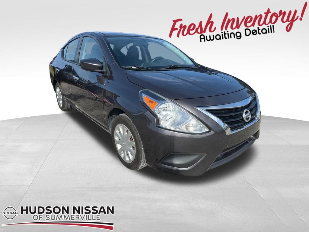 2015 Amethyst Gray Nissan Versa 1.6 SV FWD Sedan