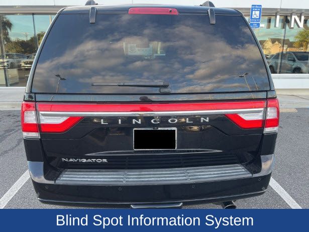 2017 Lincoln Navigator Select