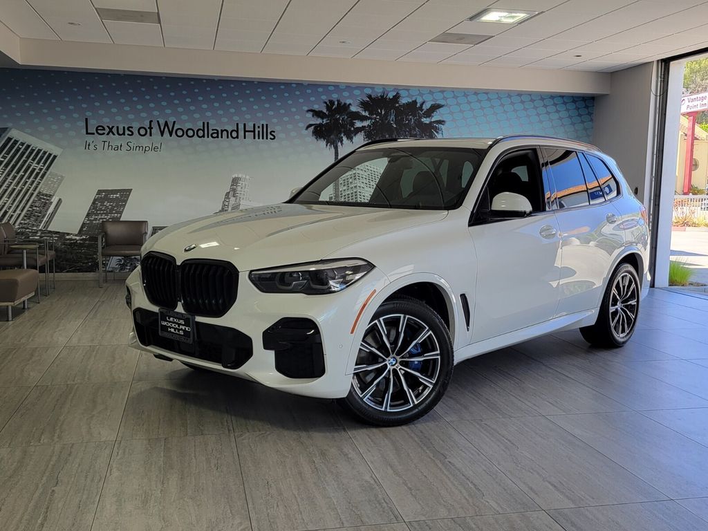 Mineral White Metallic 2022 BMW X5 SUV / Crossover Rear-Wheel Drive 8-Speed Automatic