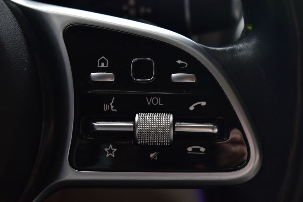 Thumbnail: 2022 Mercedes-Benz GLC - 18