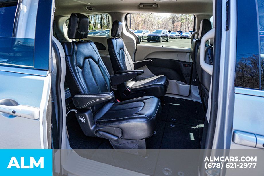 Used 2024 Silver Chrysler Touring L image 24