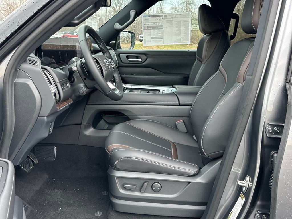 2025 Nissan Armada SL photo