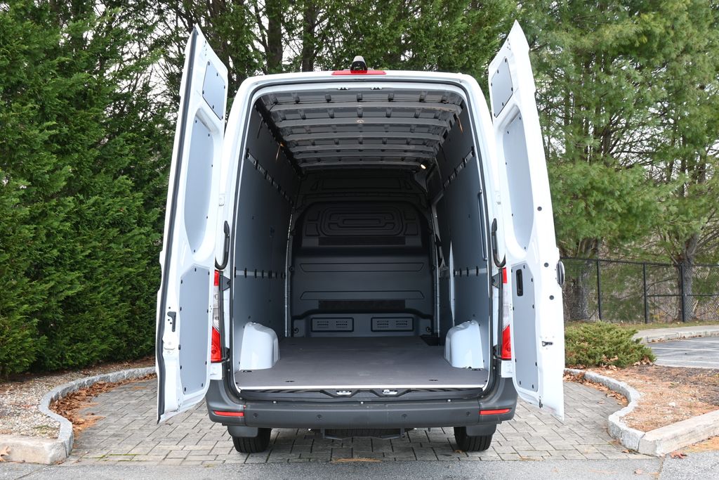 Thumbnail: 2025 Mercedes-Benz Sprinter - 24