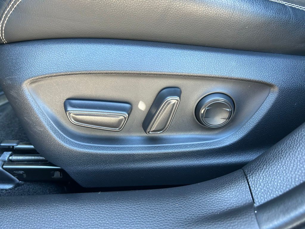 Thumbnail: 2022 Toyota Corolla - 16