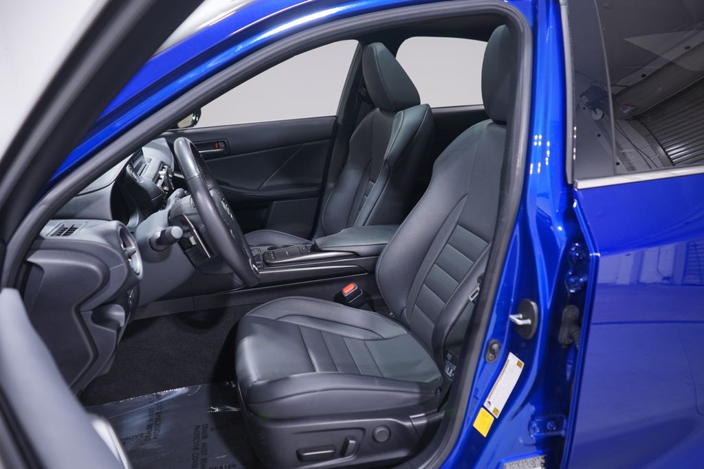 Thumbnail: 2022 Lexus IS - 7