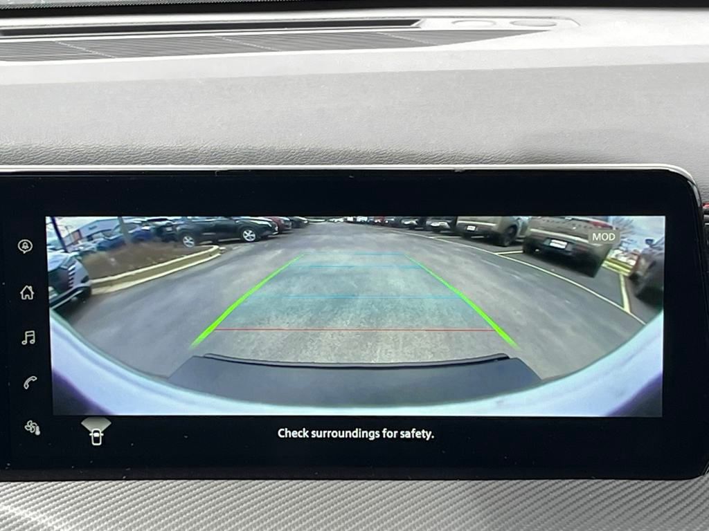 2025 Nissan Kicks SR photo