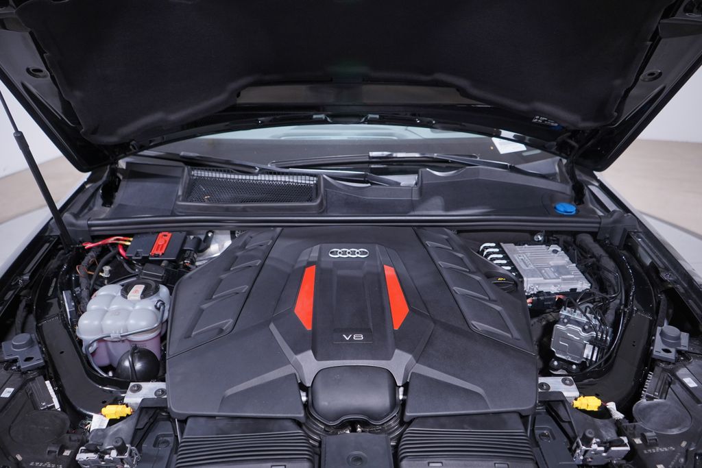 Thumbnail: 2023 Audi SQ7 - 25