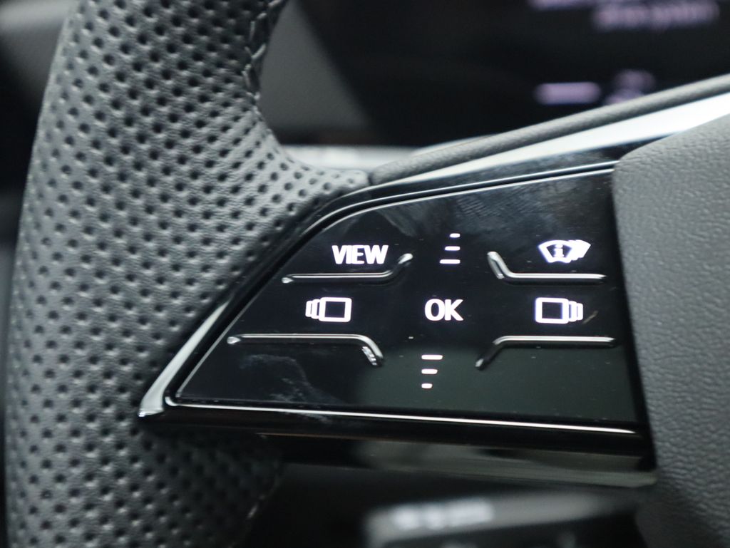 Thumbnail: 2025 Audi S6 - 12