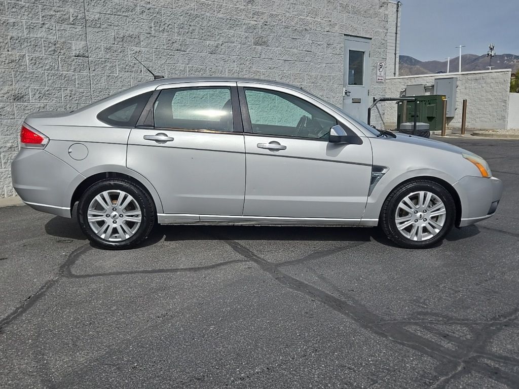 Used 2009  Ford SEL image 2