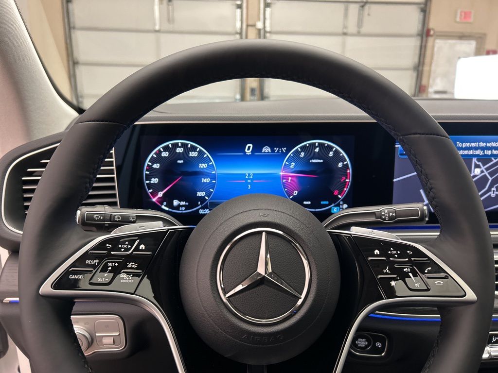 Thumbnail: 2025 Mercedes-Benz GLE - 13