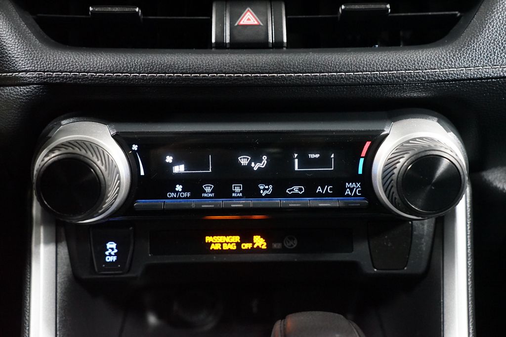 Thumbnail: 2021 Toyota RAV4 - 19