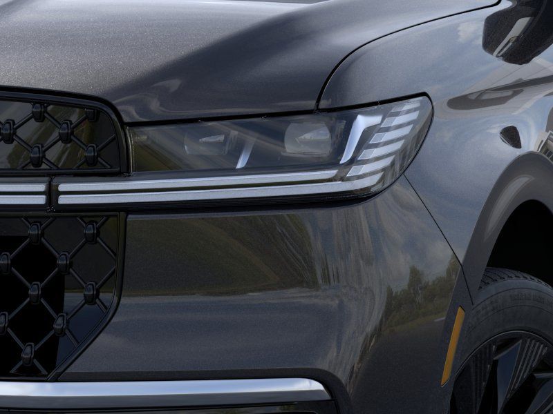 Thumbnail: 2026 Lincoln Navigator L - 18