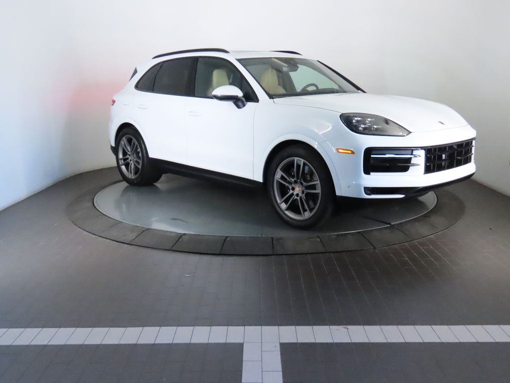 Thumbnail: 2025 Porsche Cayenne - 9