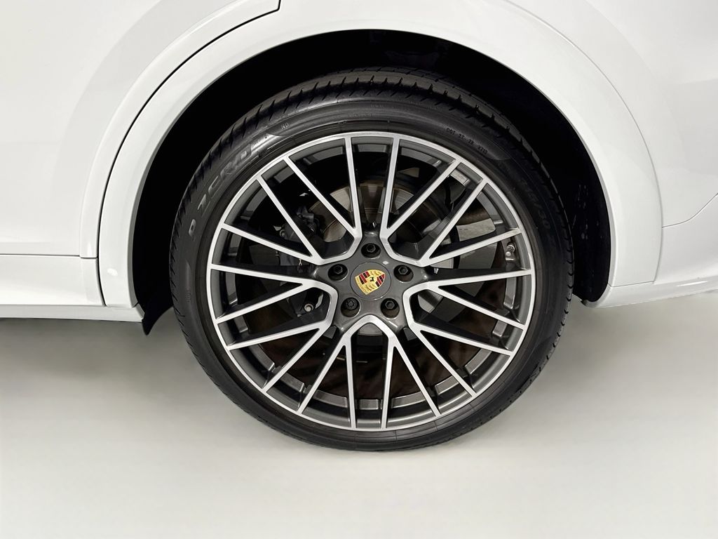 Thumbnail: 2023 Porsche  - 31