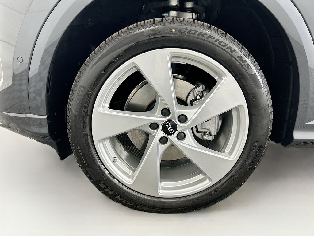 Thumbnail: 2025 Audi Q5 - 29