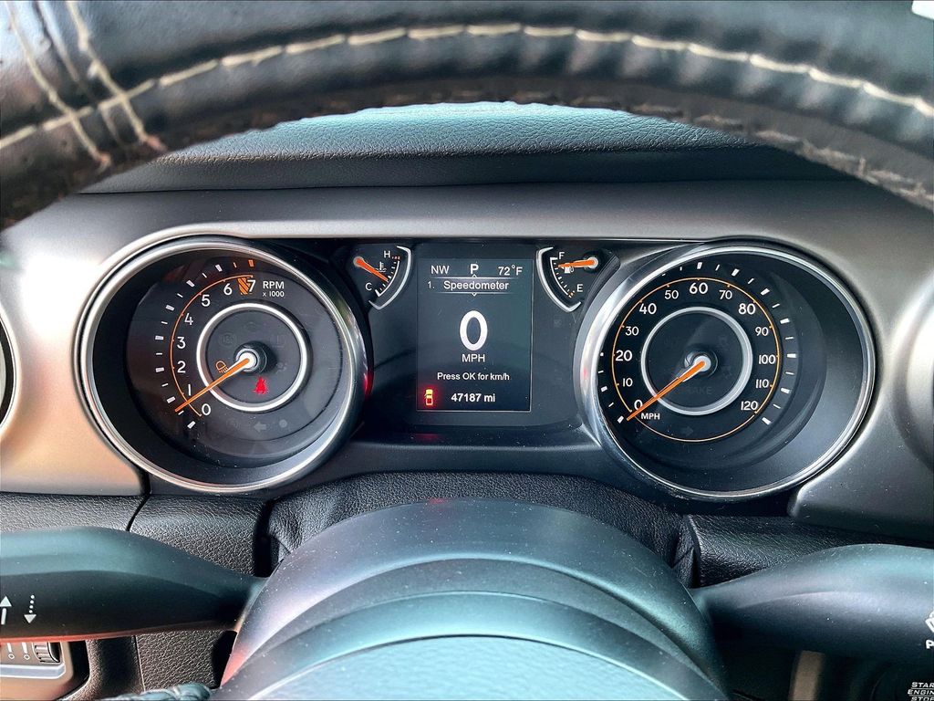 2020 Jeep Gladiator — photo 15