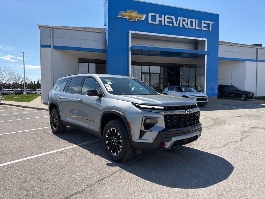 Sterling Gray Metallic 2024 Chevrolet Traverse Z71 AWD SUV / Crossover Four-Wheel Drive 8-Speed Automatic