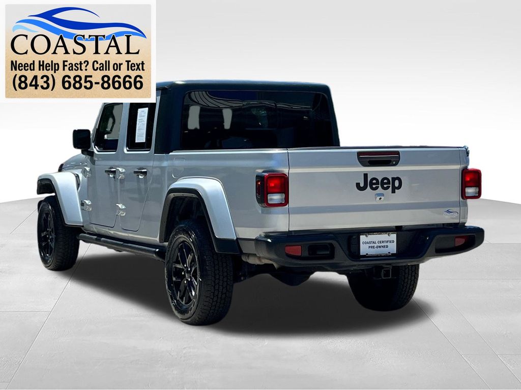 2022 Jeep Gladiator Altitude Silver at Bob King Buick GMC