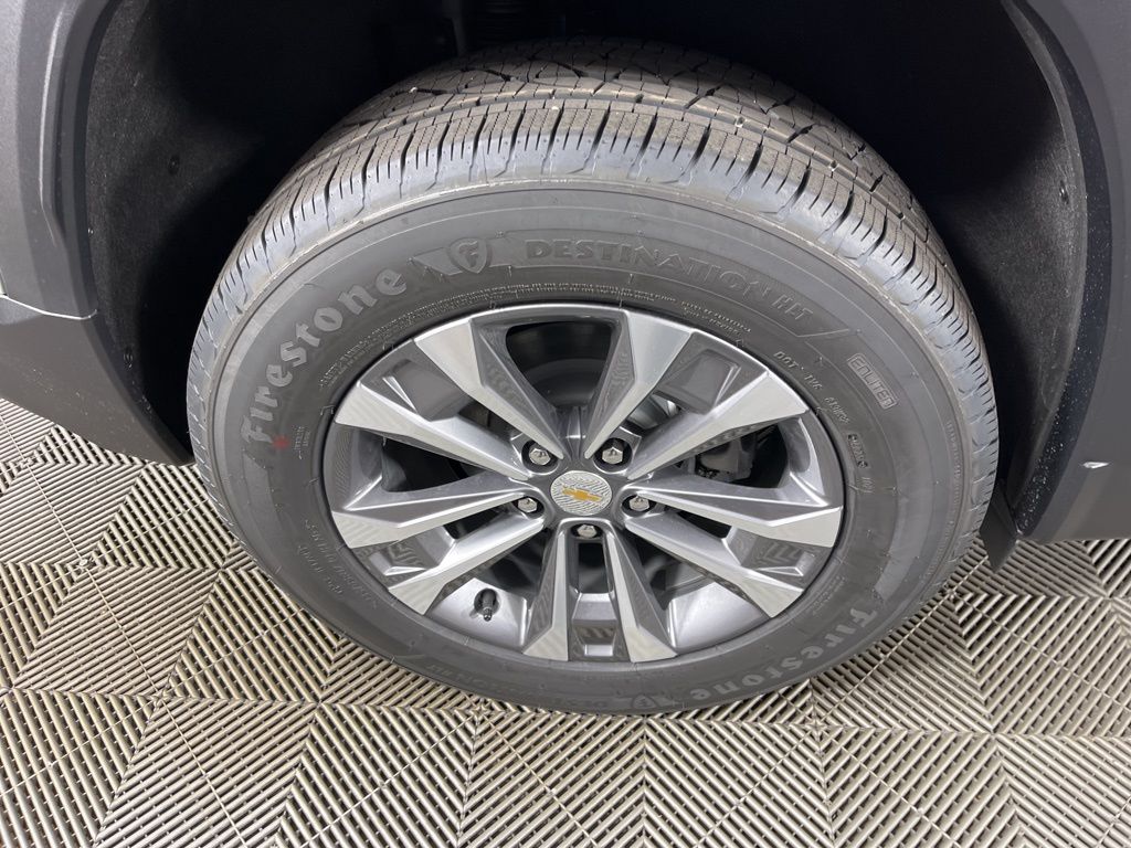 Thumbnail: 2026 Chevrolet Equinox - 15