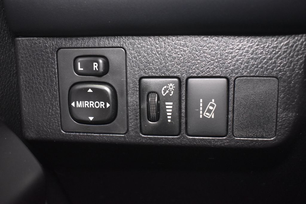 2018 Toyota RAV4 XLE 21