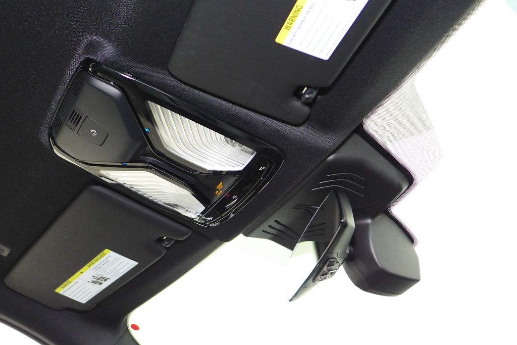 Thumbnail: 2025 BMW M4 - 18