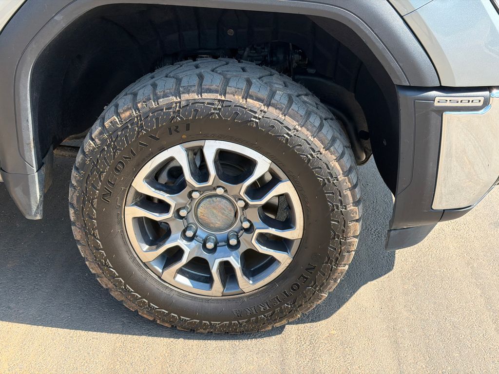 Used 2024 Gray GMC SLE image 12