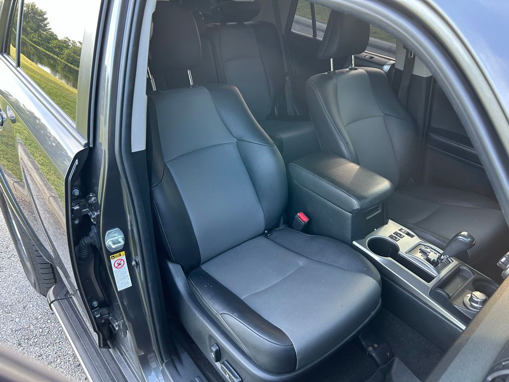 Thumbnail: 2019 Toyota 4Runner - 14