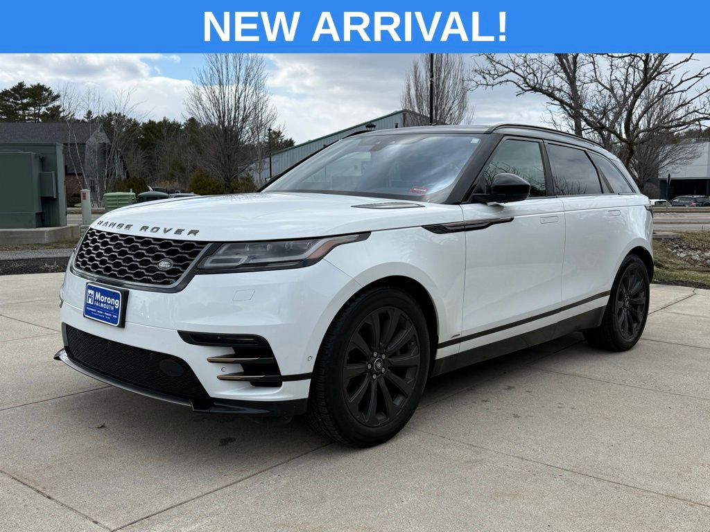 Used 2019 White Land Rover SE R-Dynamic image 2