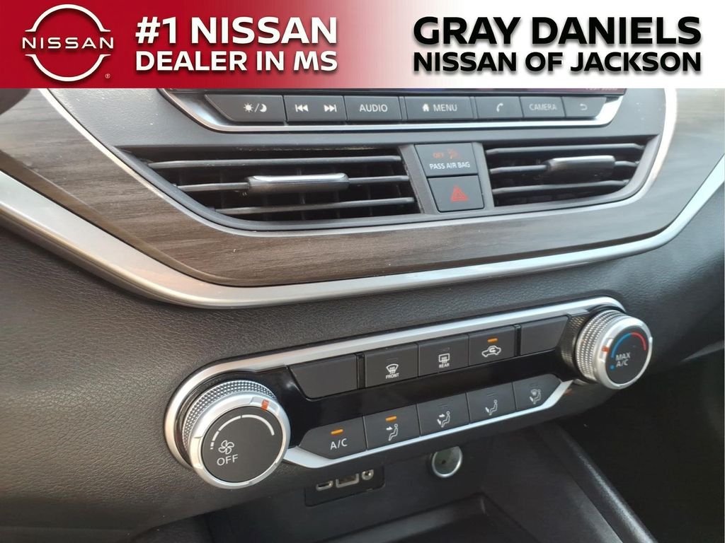 Used 2025 Nissan Altima Sedan