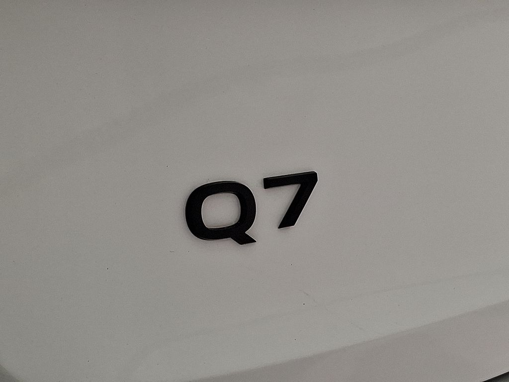 Thumbnail: 2025 Audi Q7 - 30