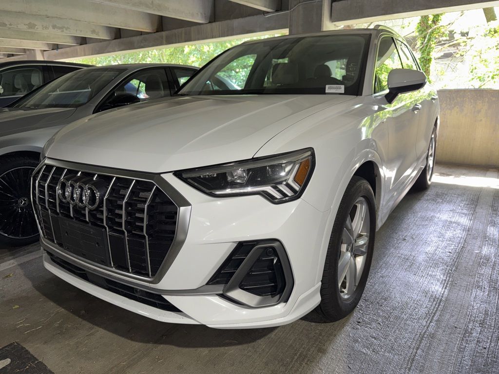 Thumbnail: 2022 Audi Q3 - 1