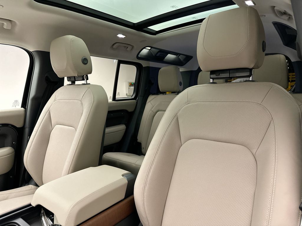 2024 Land Rover Defender 110 15