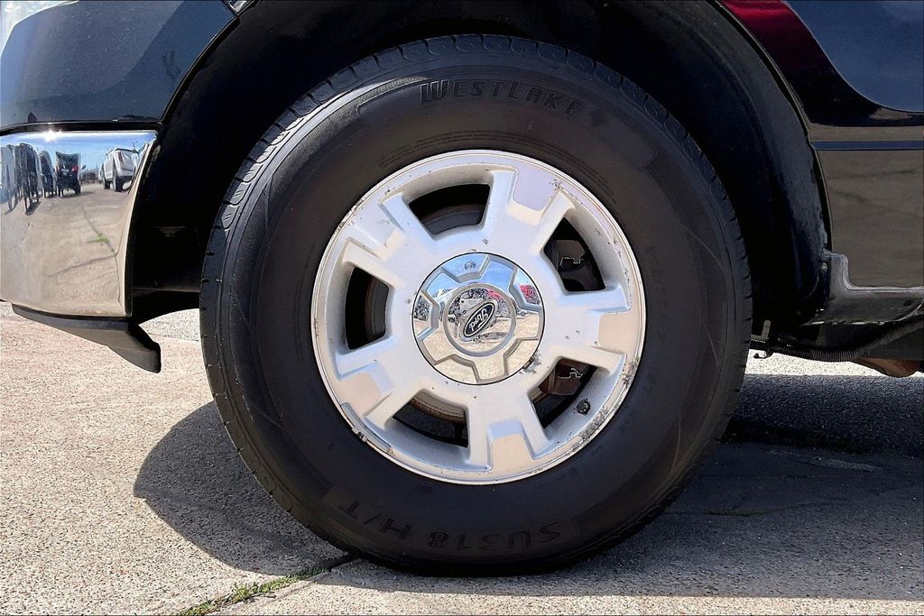 Used 2009 Ford F-150 XLT 4D Crew Cab