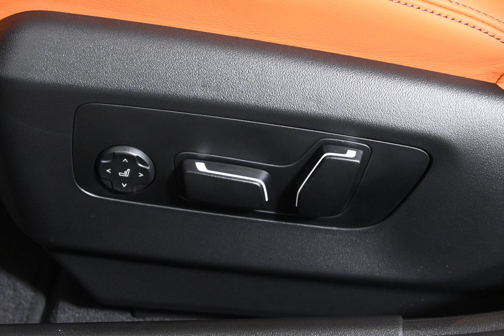 Thumbnail: 2026 BMW M5 - 28