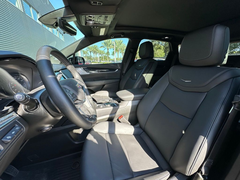 Thumbnail: 2025 Cadillac XT5 - 5