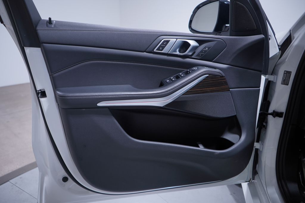 Thumbnail: 2021 BMW X5 - 16
