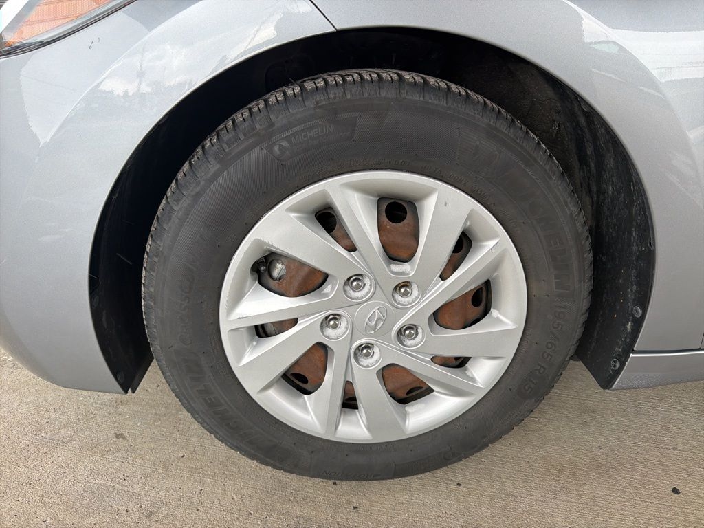 Thumbnail: 2017 Hyundai Elantra - 10