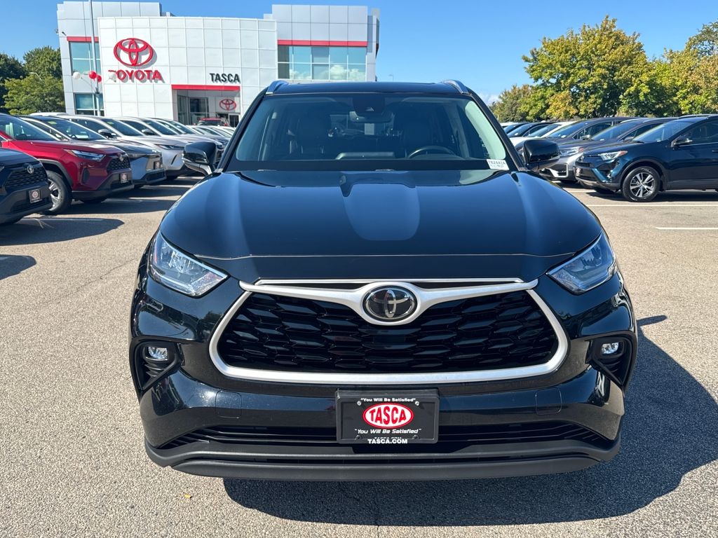 2020 Toyota Highlander XLE photo 2