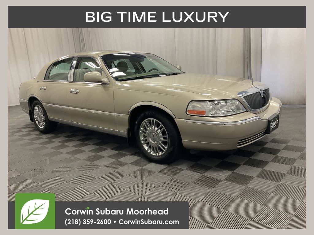 Light French Silk Clearcoat Metallic 2007 Lincoln Town Car Signature Limited Sedan Rear-Wheel Drive 4-Speed Automatic Overdrive