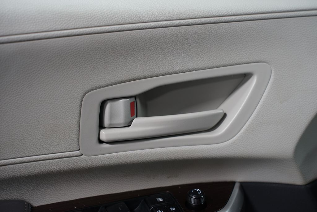 Thumbnail: 2024 Toyota Sienna - 31