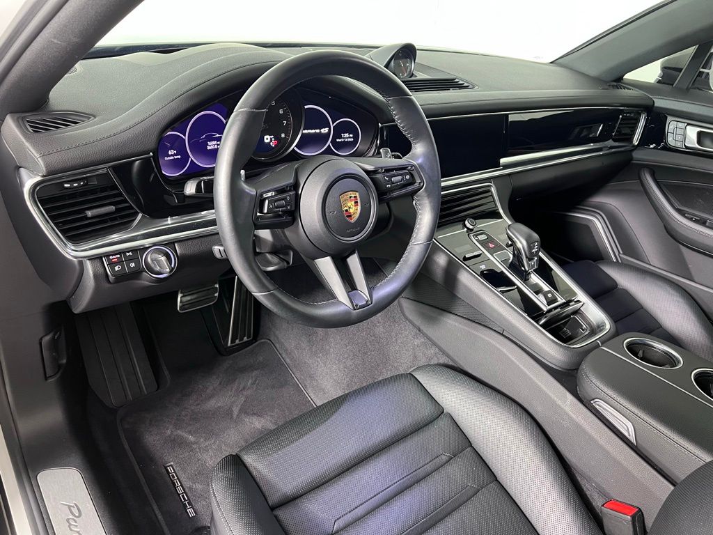 Certified Used 2023  Porsche 4S image 4