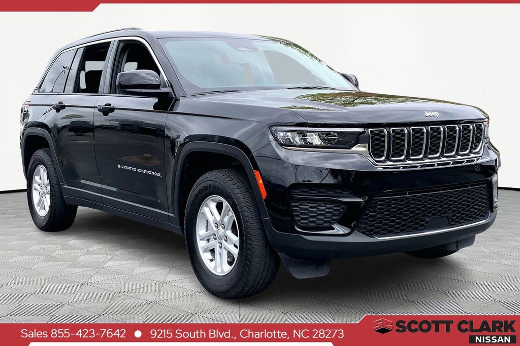 2023 Jeep Grand Cherokee Laredo