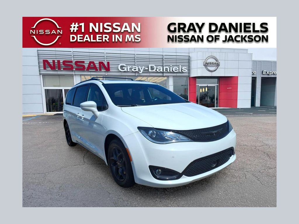 Bright White Clearcoat 2020 Chrysler Pacifica Minivan Front-Wheel Drive 9-Speed Automatic