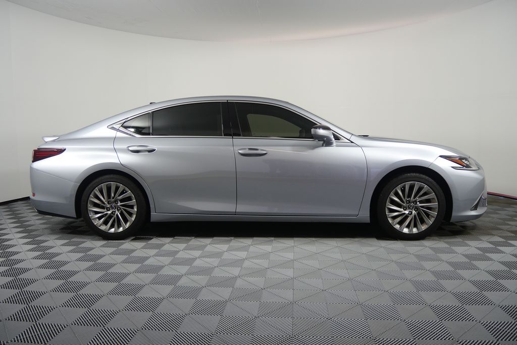 2023 Lexus ES  2